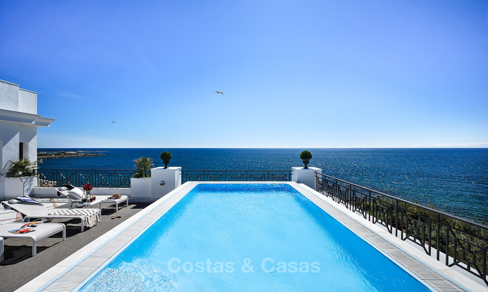 Frontline beach luxury 3 bedroom apartment for sale, Estepona, Costa del Sol with open sea view 9780