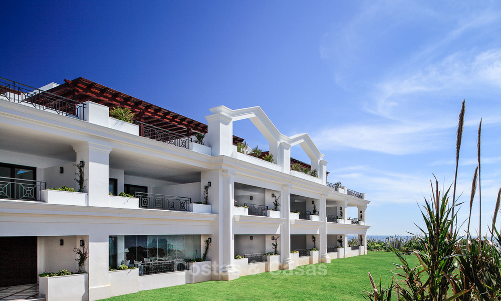 Frontline beach luxury 3 bedroom apartment for sale, Estepona, Costa del Sol with open sea view 9779