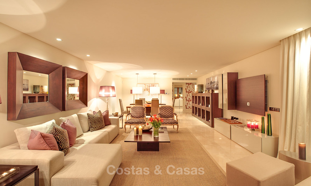 Frontline beach luxury 3 bedroom apartment for sale, Estepona, Costa del Sol with open sea view 9775