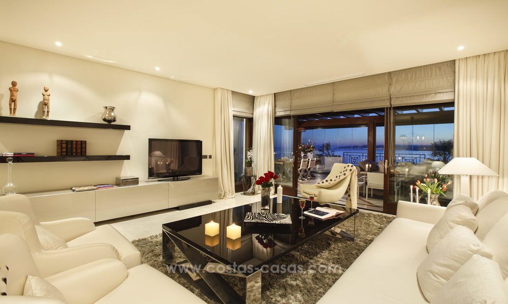 Frontline beach luxury penthouse to buy, Estepona, Costa del Sol, first line beach with open sea view and private pool 9816