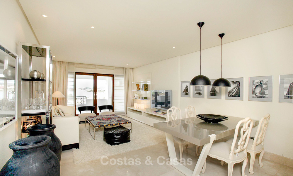 Frontline beach luxury penthouse to buy, Estepona, Costa del Sol, first line beach with open sea view and private pool 9839