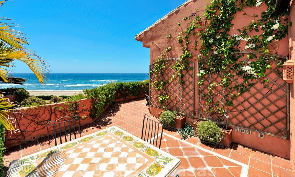 Exclusive beachfront penthouse apartment for sale, frontline beach of Los Monteros in Marbella 37171