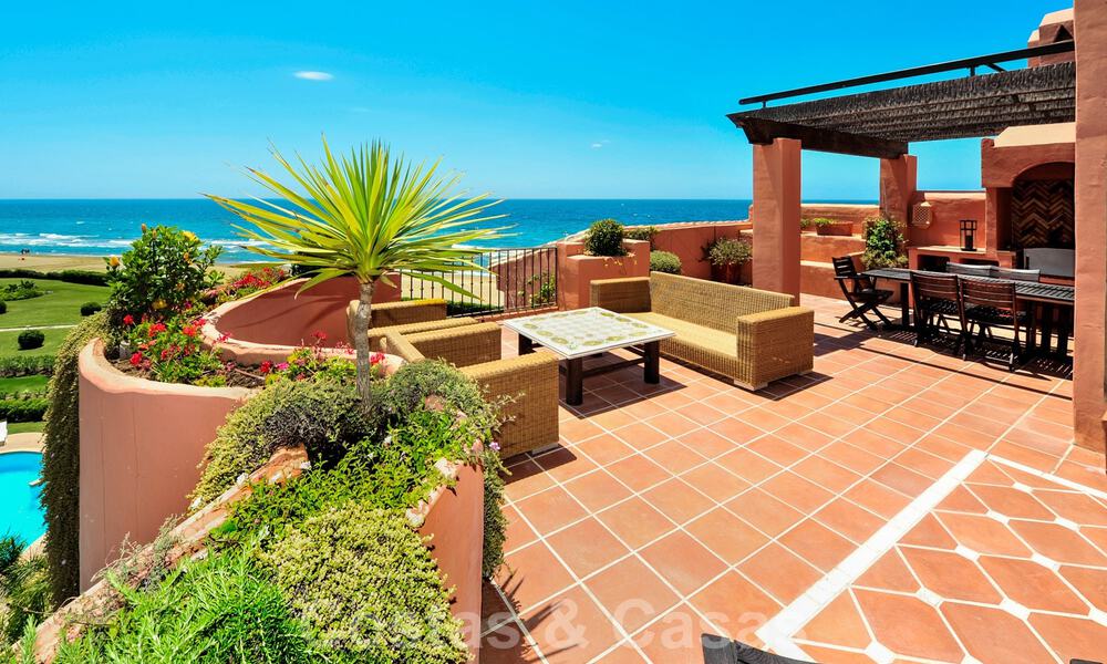 Exclusive beachfront penthouse apartment for sale, frontline beach of Los Monteros in Marbella 37185