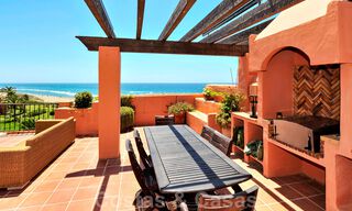 Exclusive beachfront penthouse apartment for sale, frontline beach of Los Monteros in Marbella 37187 