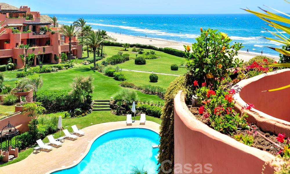Exclusive beachfront penthouse apartment for sale, frontline beach of Los Monteros in Marbella 37191