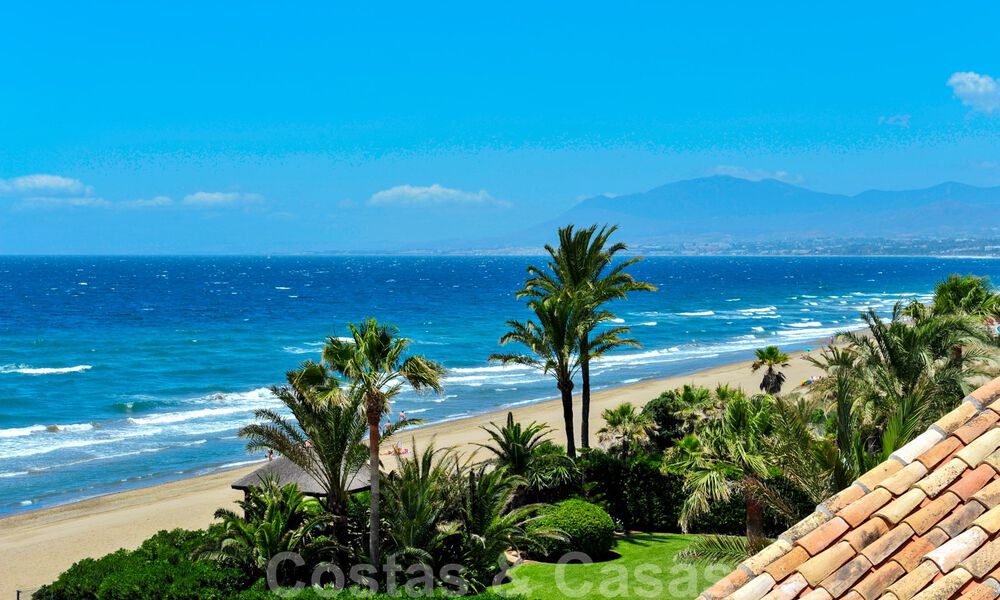 Exclusive beachfront penthouse apartment for sale, frontline beach of Los Monteros in Marbella 37193