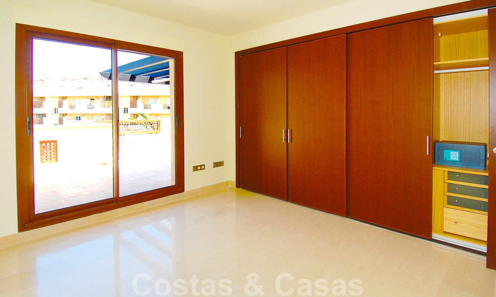 Luxury penthouse apartment for sale near Puerto Banus in Nueva Andalucia, Marbella 30628