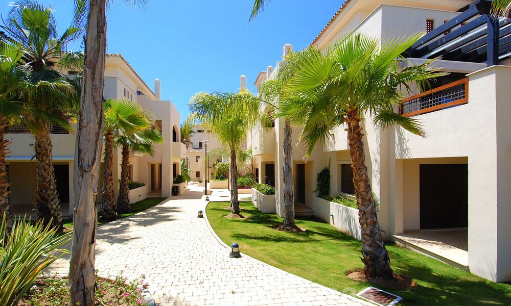 Luxury penthouse apartment for sale near Puerto Banus in Nueva Andalucia, Marbella 30636