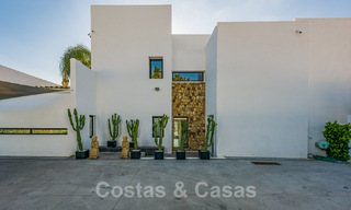 Modern luxury illa for sale in a golf course urbanization in Marbella - Benahavis 49494 