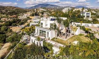 Modern luxury illa for sale in a golf course urbanization in Marbella - Benahavis 49495 