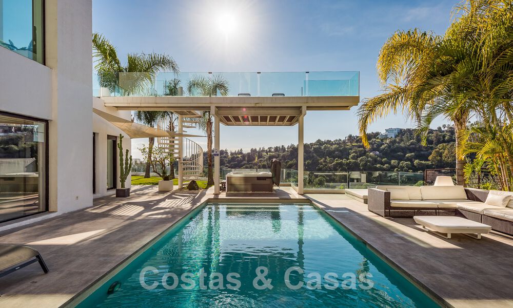 Modern luxury illa for sale in a golf course urbanization in Marbella - Benahavis 49518