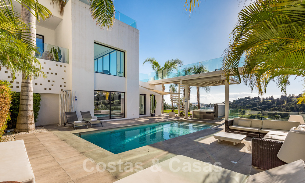 Modern luxury illa for sale in a golf course urbanization in Marbella - Benahavis 49519