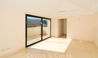 Capanes del Golf: Luxury ample apartments for sale surrounded by golf in Marbella - Benahavis 23843 
