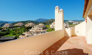 Capanes del Golf: Luxury ample apartments for sale surrounded by golf in Marbella - Benahavis 23857 