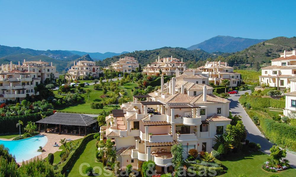 Capanes del Golf: Luxury ample apartments for sale surrounded by golf in Marbella - Benahavis 23861