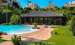 Capanes del Golf: Luxury ample apartments for sale surrounded by golf in Marbella - Benahavis 23866 