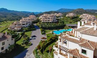 Capanes del Golf: Luxury ample apartments for sale surrounded by golf in Marbella - Benahavis 23874 