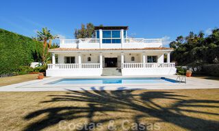 Beachfront exclusive villa for sale in prestigious urbanisation of East Marbella 30524 