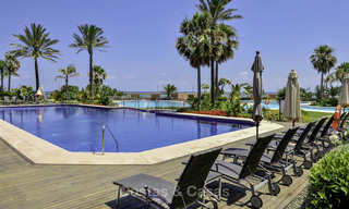 Luxury frontline sea apartments for sale in Malibu, Puerto Banus, Marbella 23168 