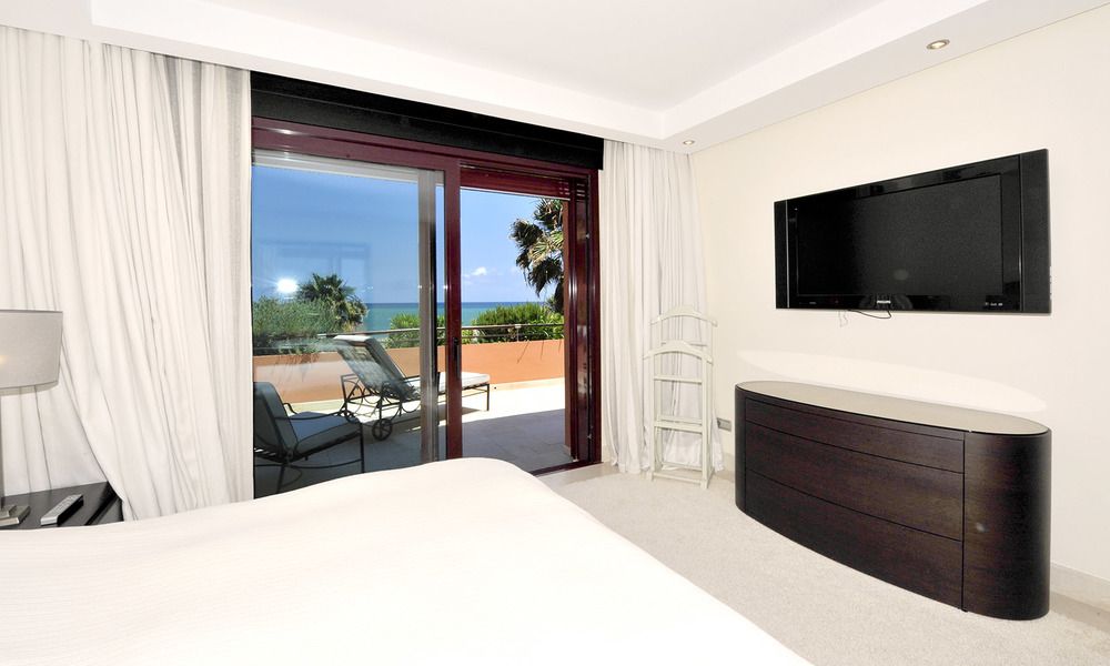 Luxury frontline sea apartments for sale in Malibu, Puerto Banus, Marbella 23186