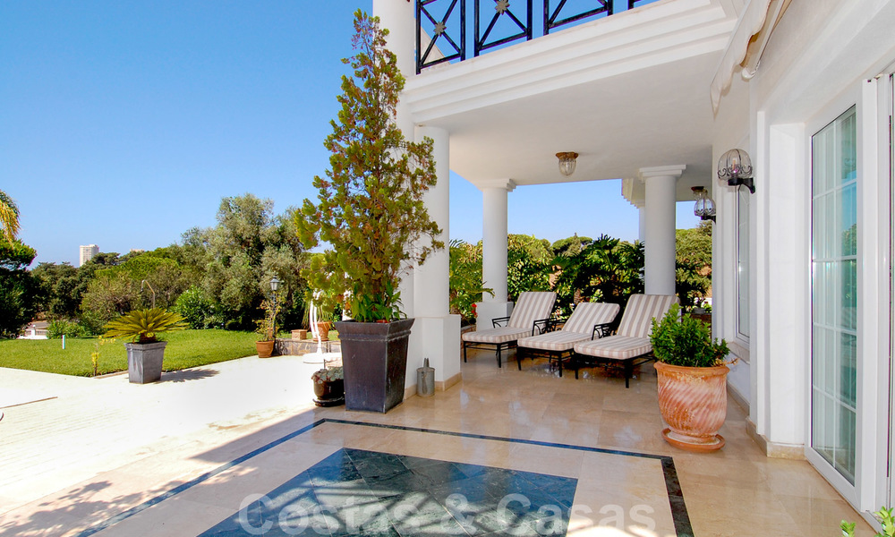 Colonial styled luxury villa to buy in Marbella East. 22572
