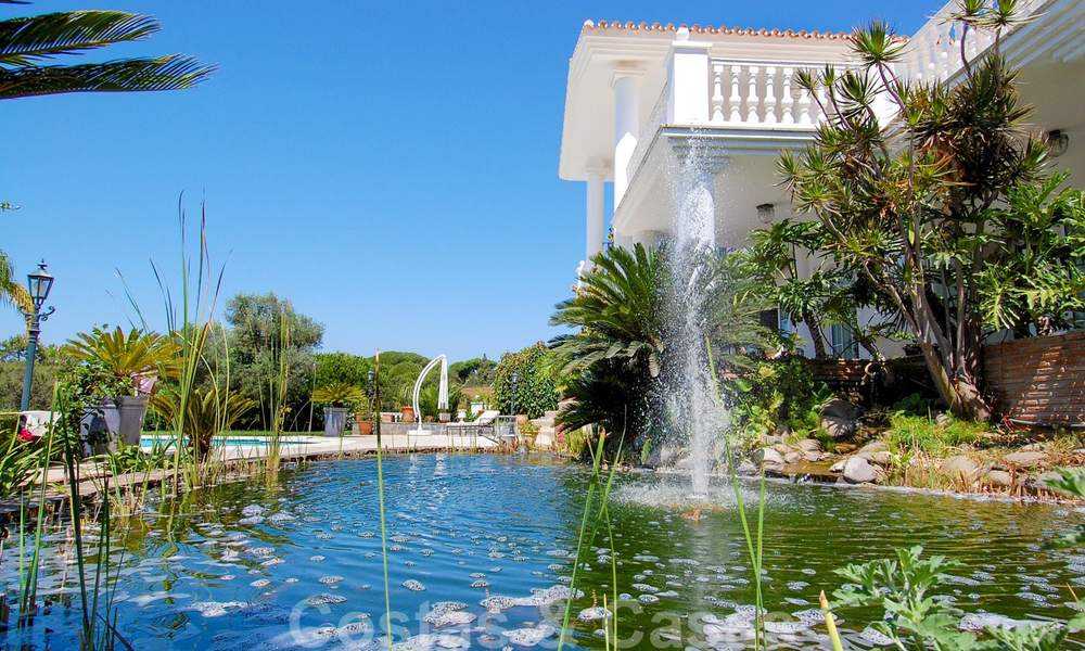 Colonial styled luxury villa to buy in Marbella East. 22577