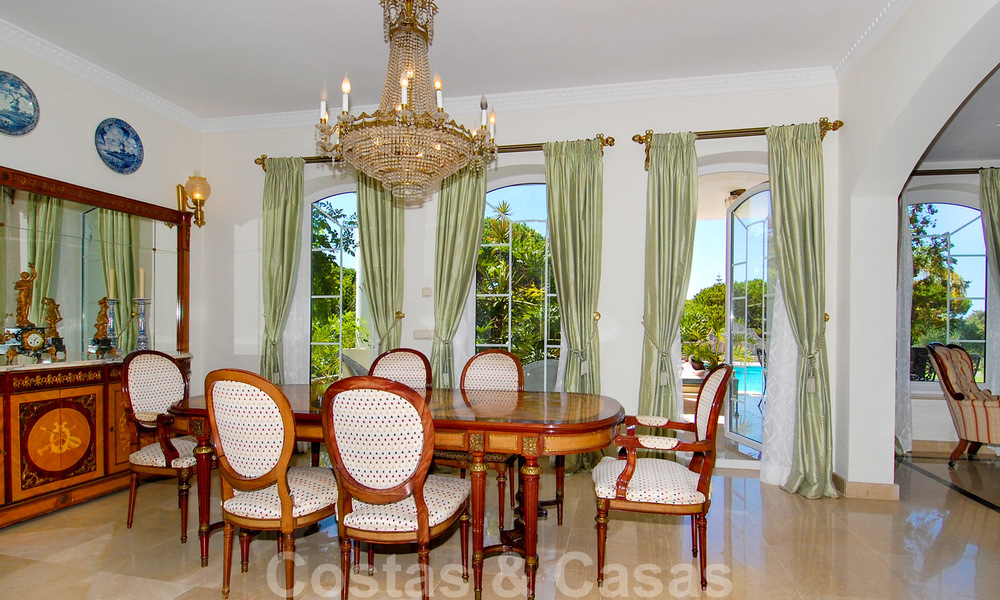 Colonial styled luxury villa to buy in Marbella East. 22589