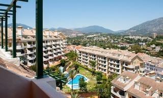 Apartments for sale within walking distance of all amenities and Puerto Banus and sea views in Nueva Andalucia, Marbella 1137 