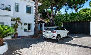 Traditional Mediterranean luxury villa on a large plot for sale on the Golden Mile in Marbella 44237 