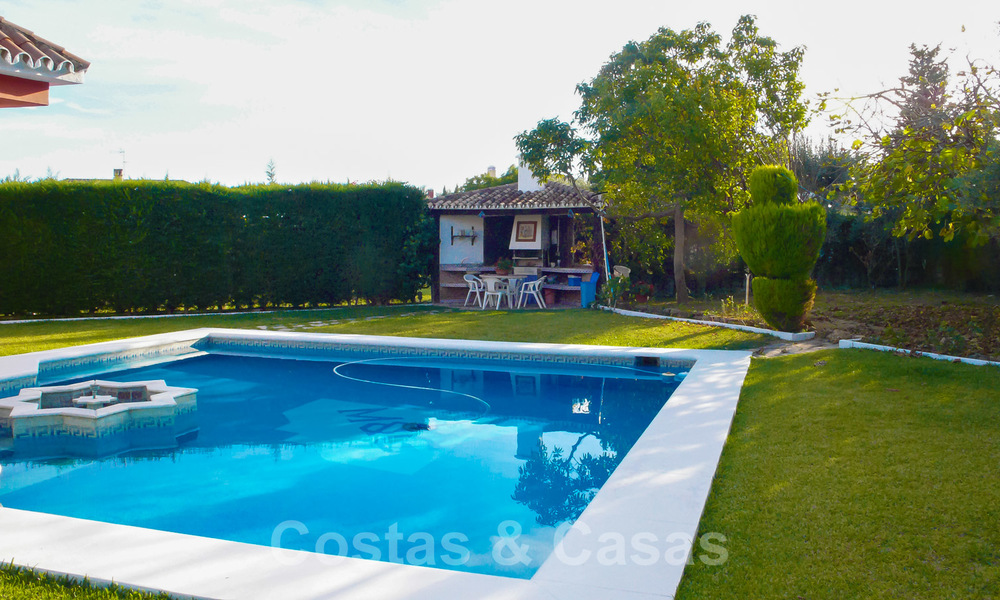 One of a kind villa for sale in a well-known area on the New Golden Mile in Estepona - Marbella 22748