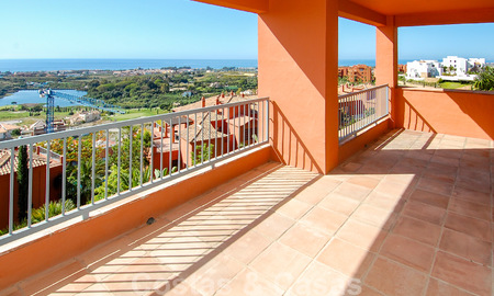 Luxury golf apartment for sale, golf resort, Marbella - Benahavis - Estepona 23491