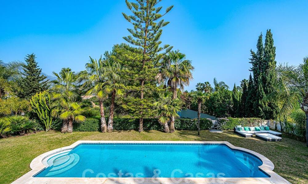 Modern luxury villa for sale in Nueva Andalucia's golf valley, walking distance to Puerto Banus, Marbella 51016