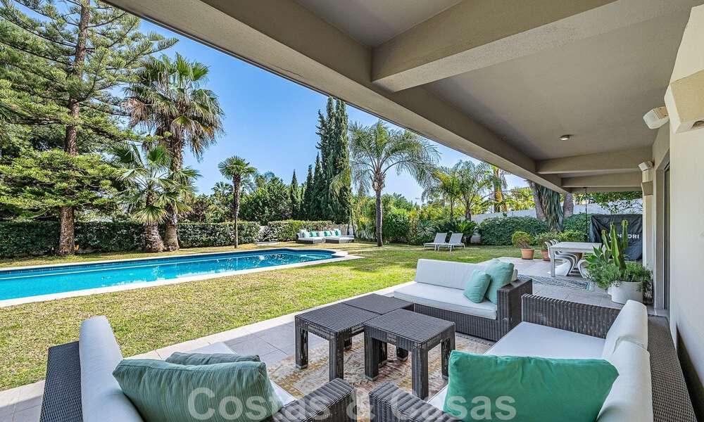 Modern luxury villa for sale in Nueva Andalucia's golf valley, walking distance to Puerto Banus, Marbella 51028