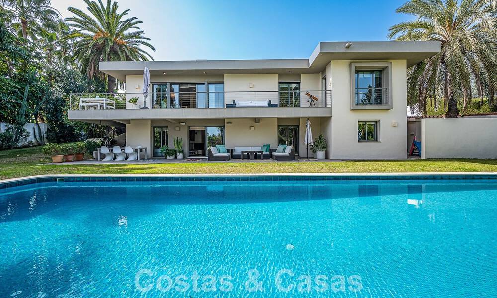 Modern luxury villa for sale in Nueva Andalucia's golf valley, walking distance to Puerto Banus, Marbella 51029