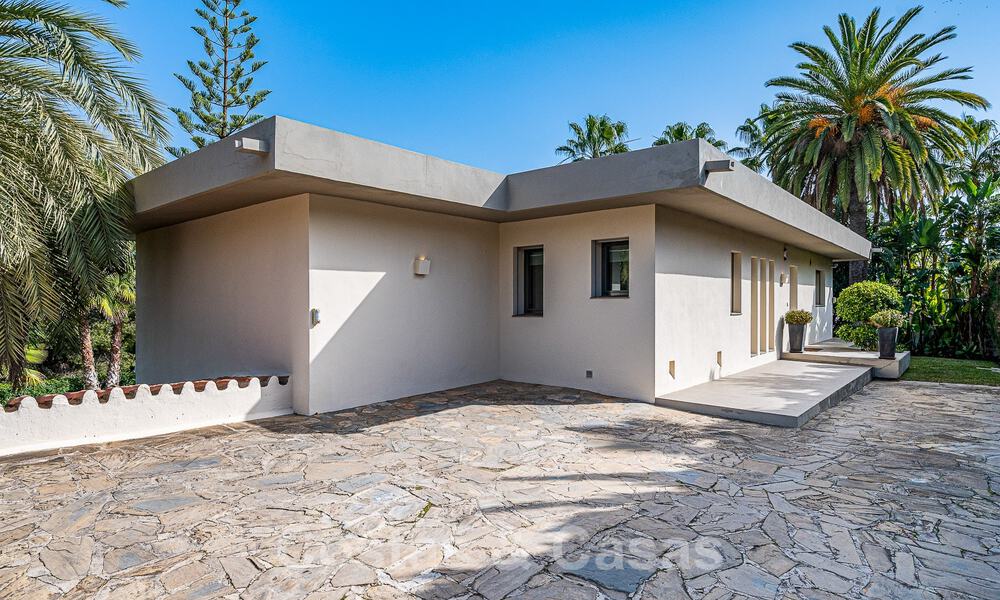 Modern luxury villa for sale in Nueva Andalucia's golf valley, walking distance to Puerto Banus, Marbella 51033