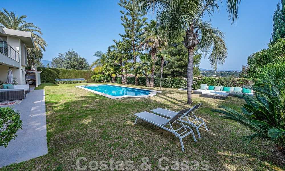 Modern luxury villa for sale in Nueva Andalucia's golf valley, walking distance to Puerto Banus, Marbella 51048