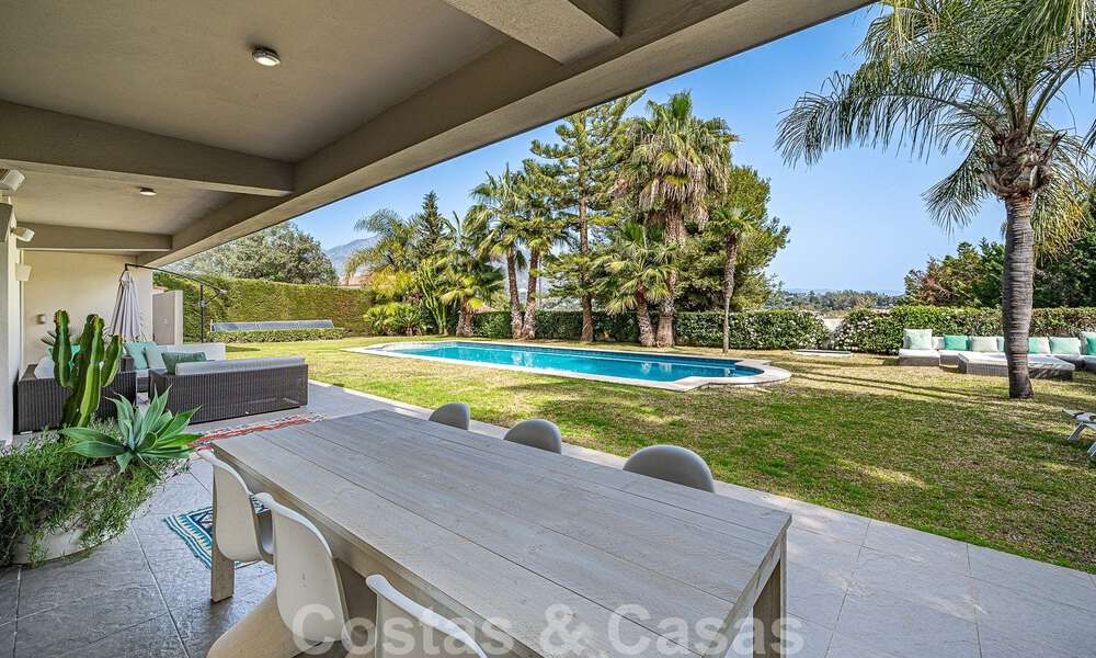 Modern luxury villa for sale in Nueva Andalucia's golf valley, walking distance to Puerto Banus, Marbella 51059
