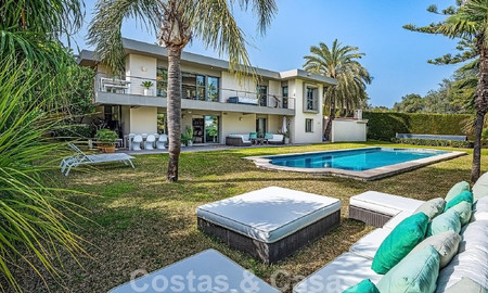 Modern luxury villa for sale in Nueva Andalucia's golf valley, walking distance to Puerto Banus, Marbella 51093