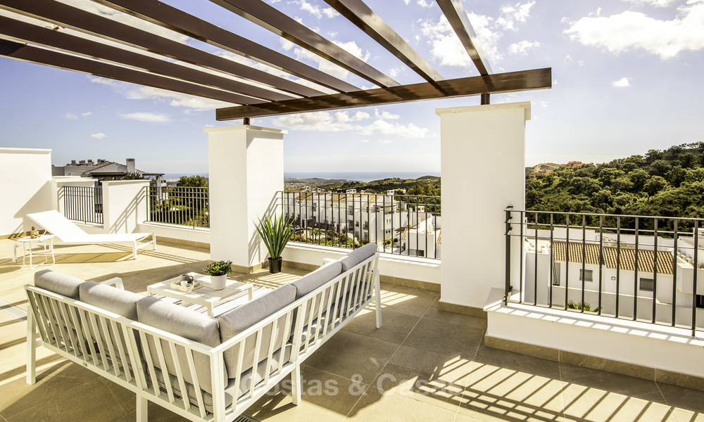 New apartments to buy in East Marbella. Lots of facilities in the urbanization. 17837