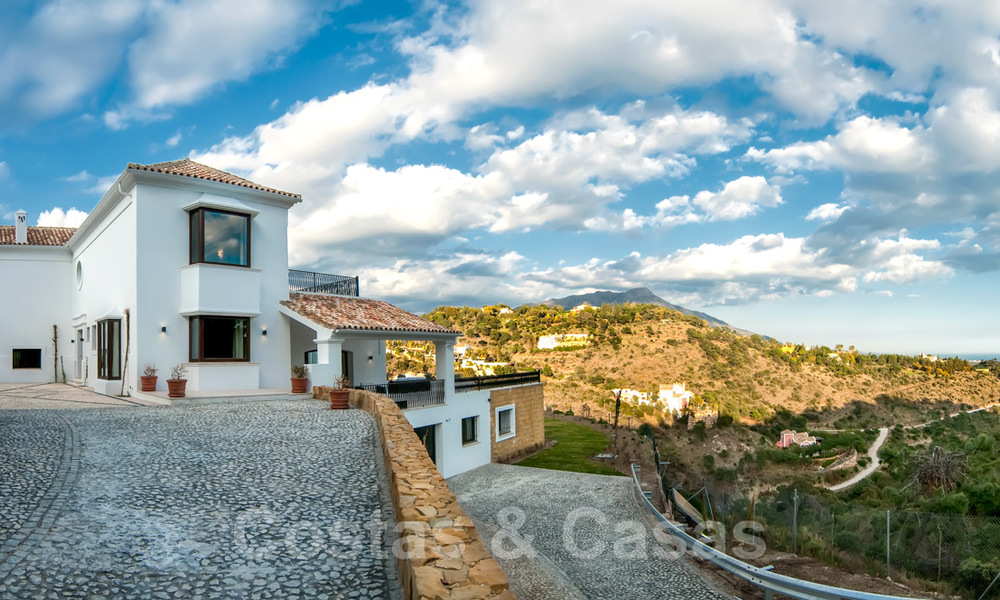 Luxury modern-Andalusian styled villa to buy in gated and secure community in Marbella - Benahavis 29488