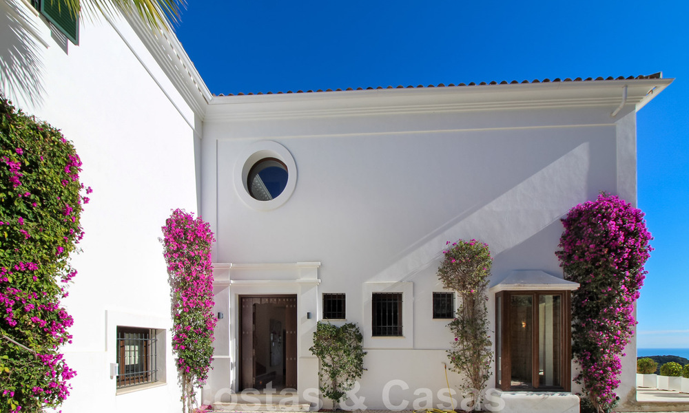 Luxury modern-Andalusian styled villa to buy in gated and secure community in Marbella - Benahavis 31580