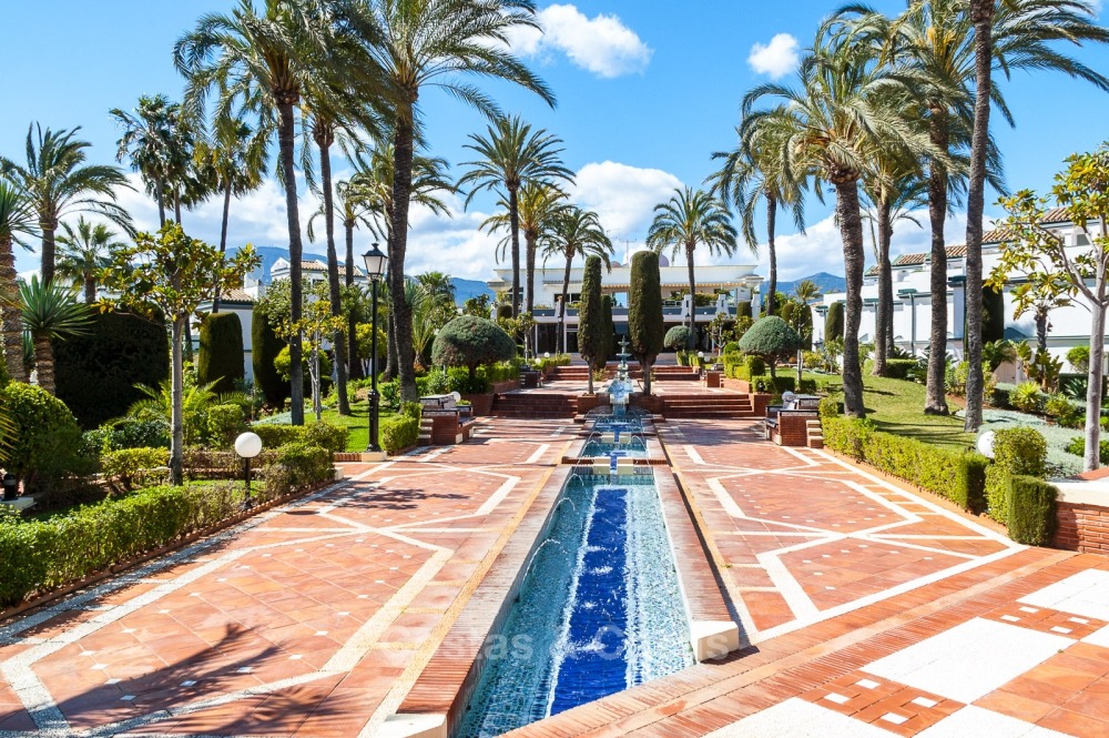 Apartments for sale in an exclusive beachfront complex, New Golden Mile, Marbella - Estepona 11019