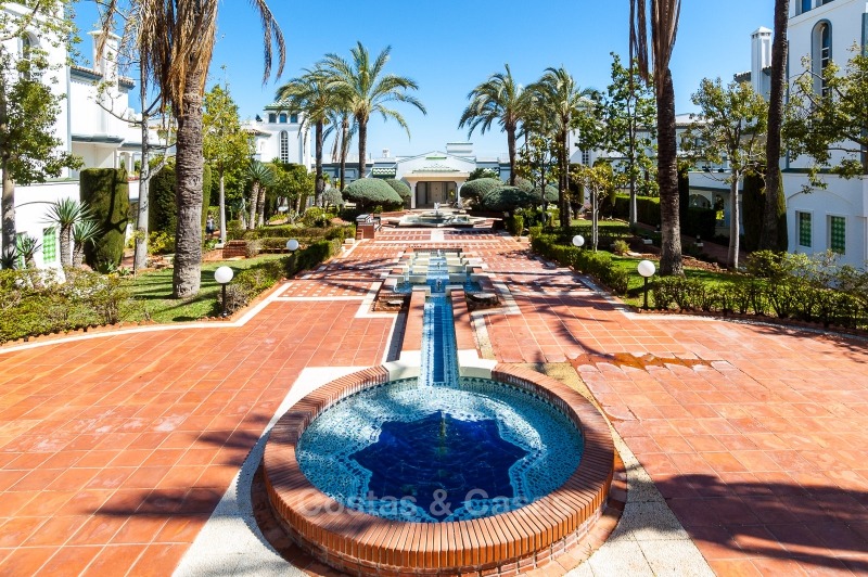 Apartments for sale in an exclusive beachfront complex, New Golden Mile, Marbella - Estepona 11020 