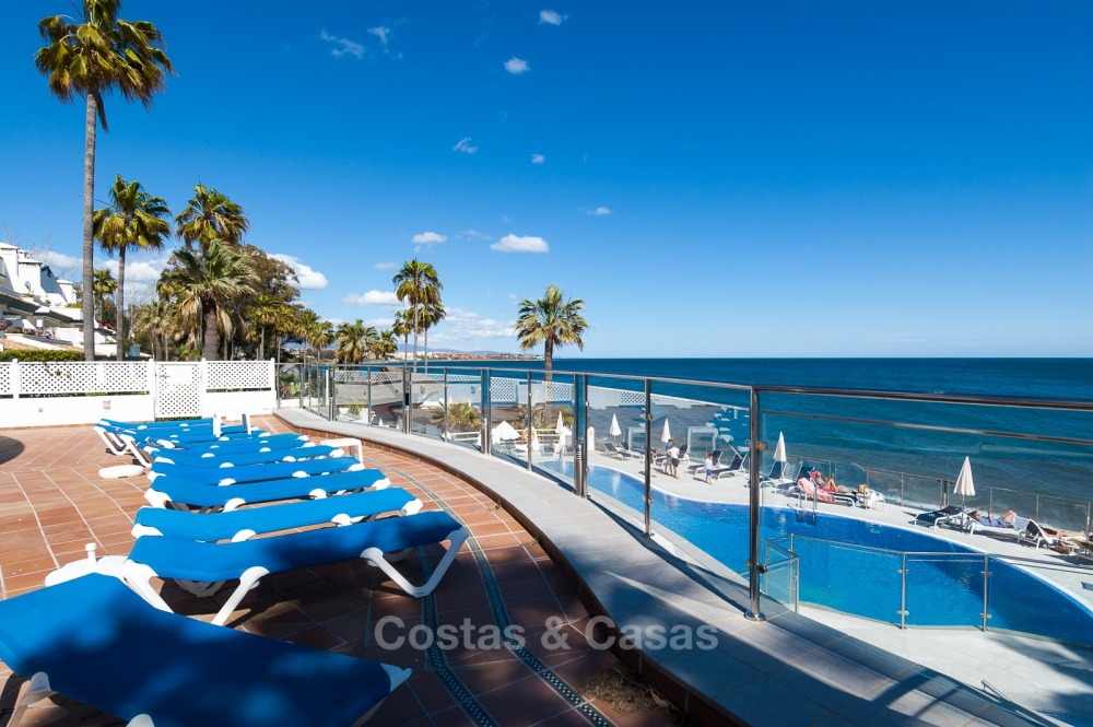 Apartments for sale in an exclusive beachfront complex, New Golden Mile, Marbella - Estepona 11029