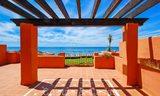 Beachfront luxury apartments and penthouses for sale in Marbella 33853 