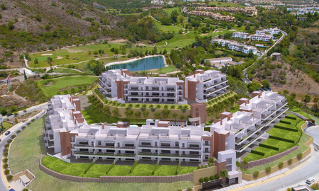Ready to move in modern and luxury golf apartments for sale in Marbella - Benahavis with sea view 30590