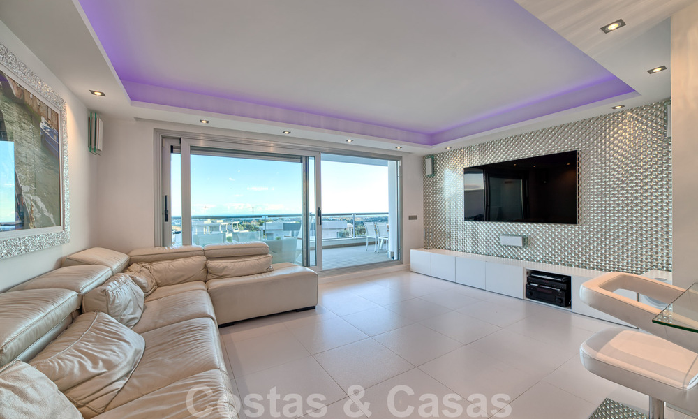 Ready to move in modern and luxury golf apartments for sale in Marbella - Benahavis with sea view 30594