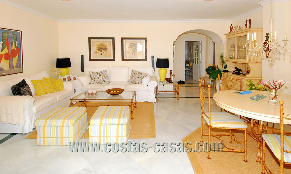 Front line beach apartment for sale in Marbella 42455