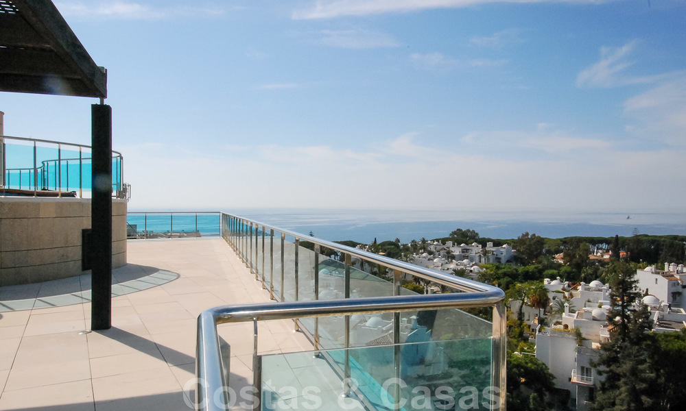 Unique luxury contemporary penthouse apartment for sale in Marbella on the Golden Mile near central Marbella 22401