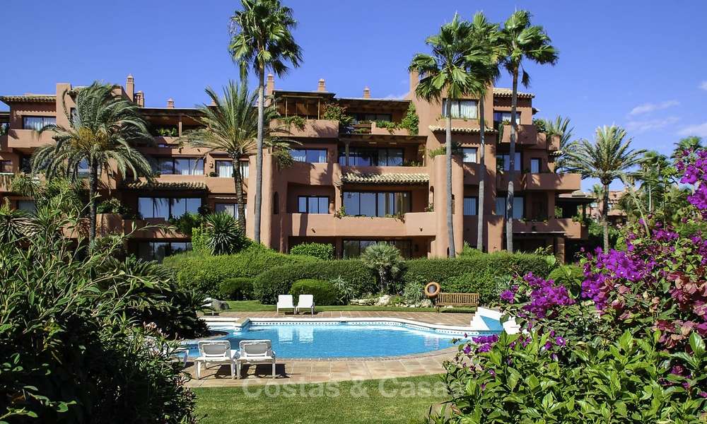 Beachside apartments and penthouses for sale in Marbella East 21310